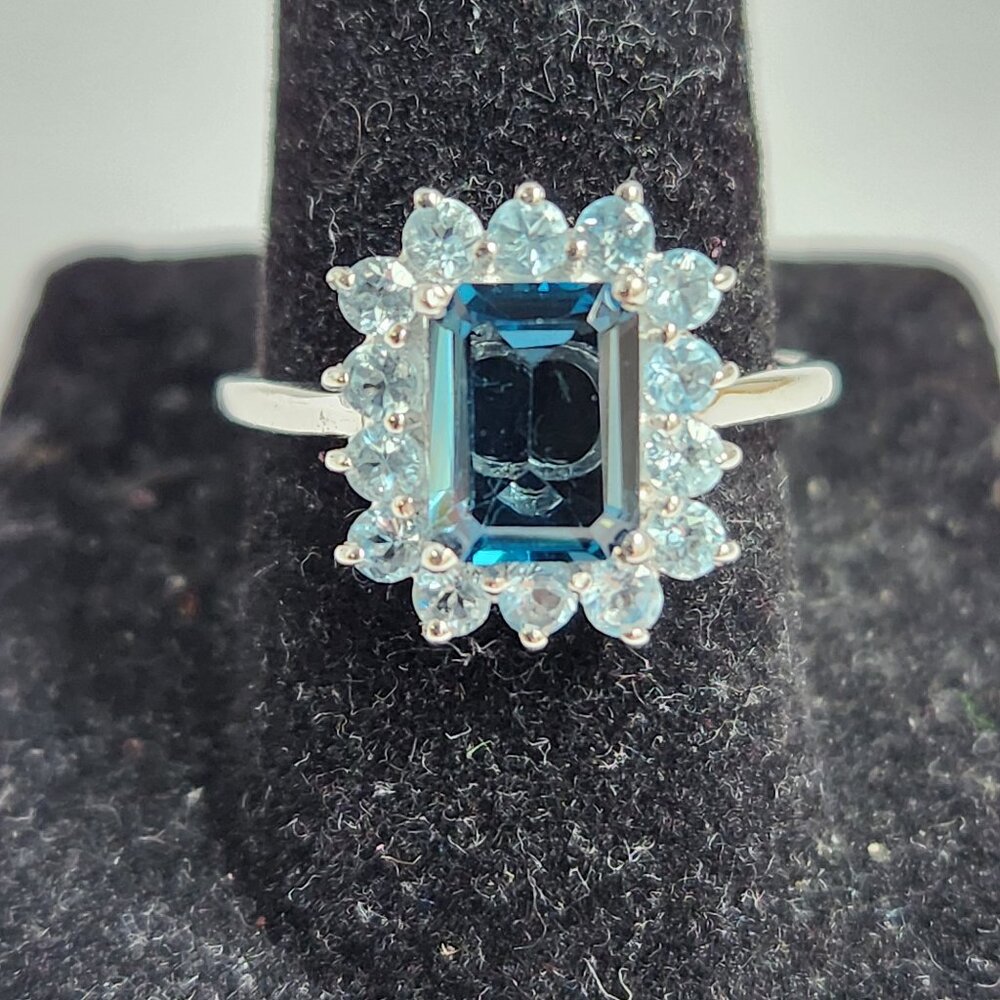 Estate Deep Blue Emerald-Cut Halo Ring with White Accents - Picture 9 of 15